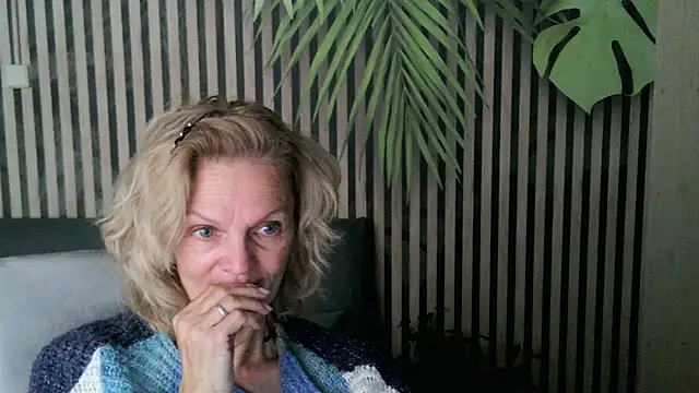 Zoe Steell online show from October 24, 12:23 pm