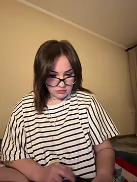 DeliceMaya online show from September 26, 2:15 pm