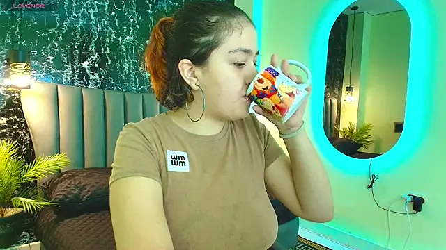 Nia-Stark online show from October 1, 3:28 pm