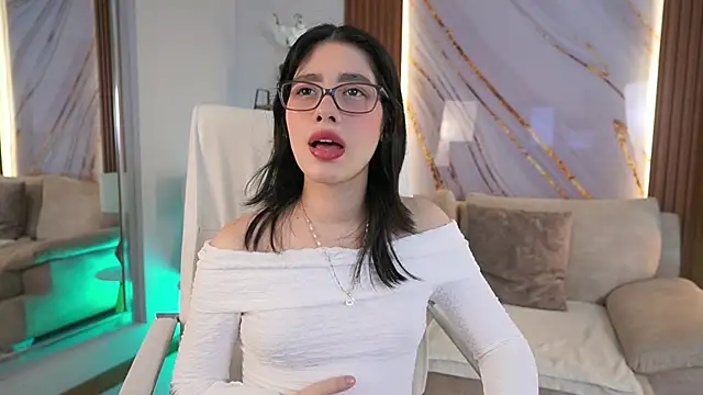 BillieBrownn online show from May 14, 7:30 pm