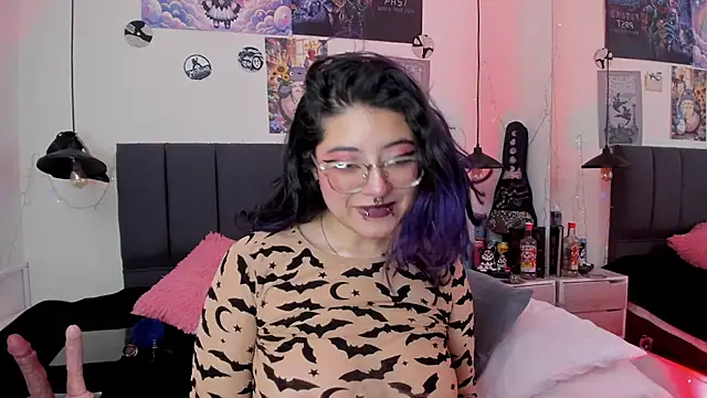 SabrinaV  online show from May 9, 12:18 pm