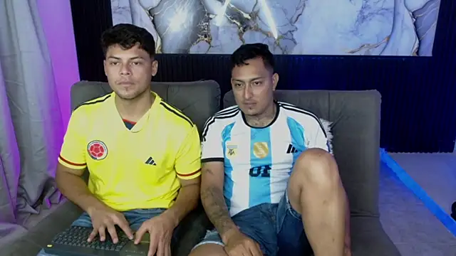 santiago n adrian online show from September 20, 12:54 am