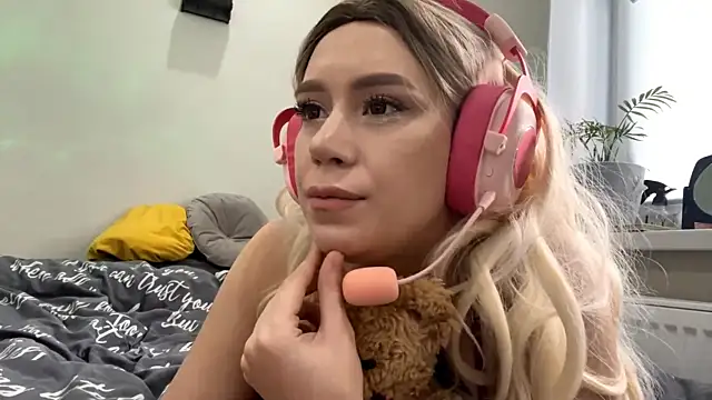 AdrianaRudin online show from September 26, 8:34 am