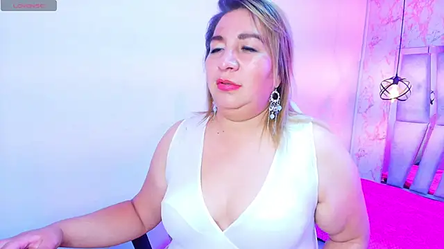 MaylinRosse  online show from October 18, 8:32 pm