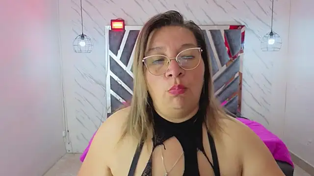 MaylinRosse  online show from May 13, 8:14 pm