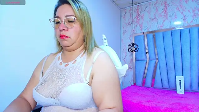 MaylinRosse  online show from October 13, 8:00 pm