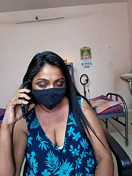 queendivya online show from May 27, 1:05 am