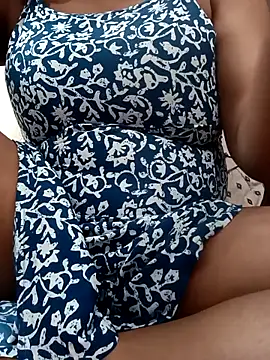 Curvy vanii online show from October 3, 4:45 pm