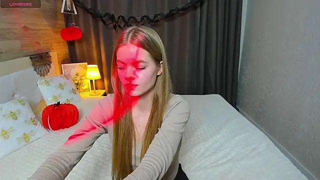 Alisa Glamour online show from October 31, 4:44 pm