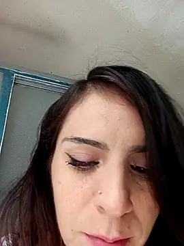 nenalinda69 online show from November 10, 8:26 pm