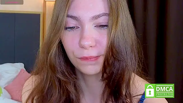 EmilyZortea online show from September 30, 8:42 am