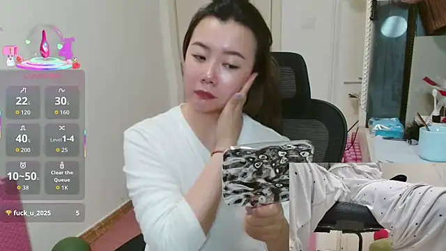 sallycui online show from May 24, 12:59 pm
