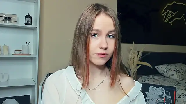 MaliaBourraine online show from May 13, 7:14 am