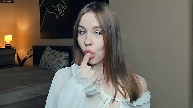 MaliaBourraine online show from May 22, 7:39 am