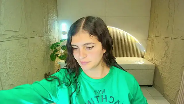 dany r  online show from April 6, 12:39 pm