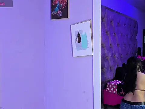 burbuja pink  online show from March 22, 8:20 am