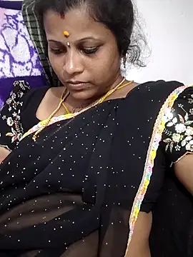 sweetqueen143 online show from May 20, 12:24 pm