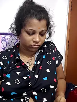 sweetqueen143 online show from May 15, 11:18 pm