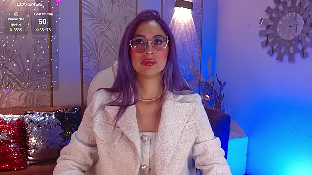 LunaaGrey  online show from November 12, 3:37 am