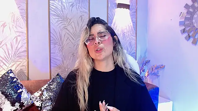 LunaaGrey  online show from October 10, 4:06 am