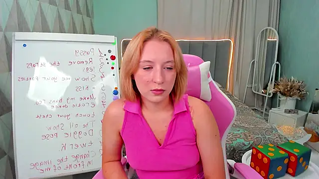 Emely Garcias online show from September 27, 12:12 pm