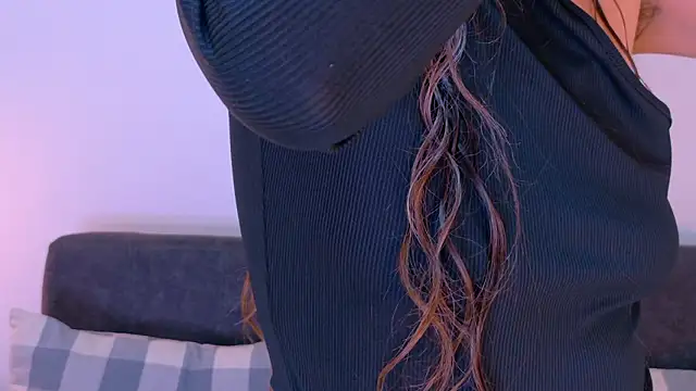 MyApril   online show from March 30, 1:33 pm