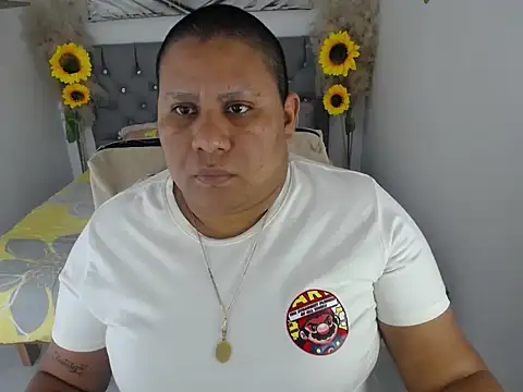 hotlesby valery online show from November 18, 8:10 pm