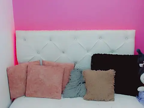 x daniiela x online show from October 14, 7:05 pm