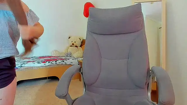 Liza-Mendez online show from November 12, 8:23 am