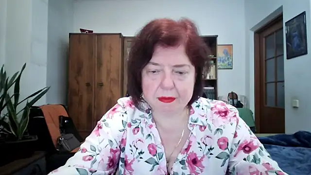 Violet Pulse online show from May 11, 4:37 pm
