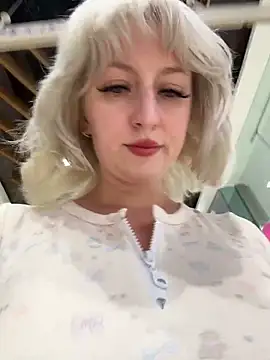 RonnieKiss online show from April 2, 11:40 am