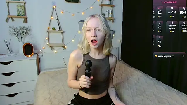 ArcticaRyder online show from November 8, 8:19 am