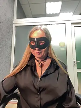 B i r d i e online show from November 11, 9:50 am