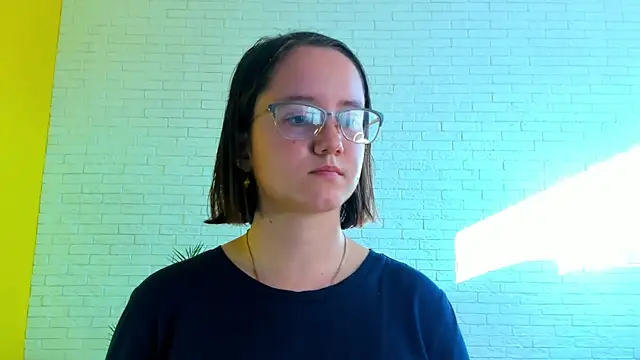 ToriSeagren online show from September 22, 11:52 am