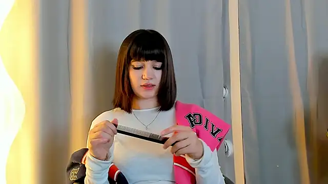 LydiaManetta online show from September 23, 4:49 pm
