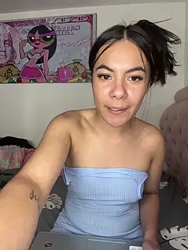 Snapshot of lindaa__ chatting on September 25, 8:28 pm lindaa online show from September 25, 8:28 pm