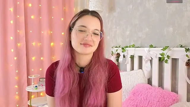 vivyboo111 online show from May 8, 8:10 pm