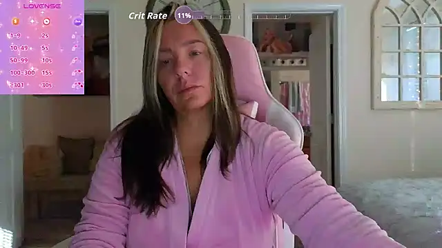 STIFFLERSMOMM online show from November 4, 1:38 pm