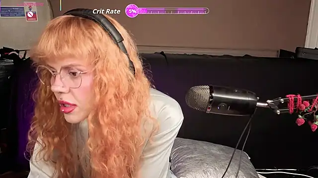 tacodeluxxxe online show from February 4, 3:31 am