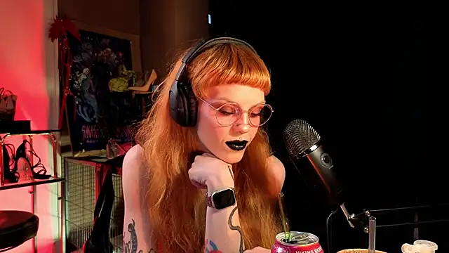tacodeluxxxe online show from May 28, 4:32 am
