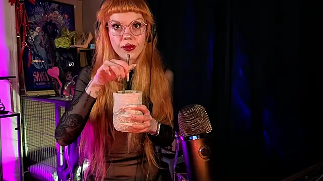 tacodeluxxxe online show from May 20, 1:57 am