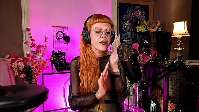 tacodeluxxxe online show from May 18, 12:31 am