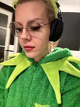 tacodeluxxxe online show from November 19, 7:03 pm