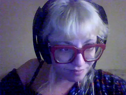 BlondieTami online show from September 20, 5:50 am