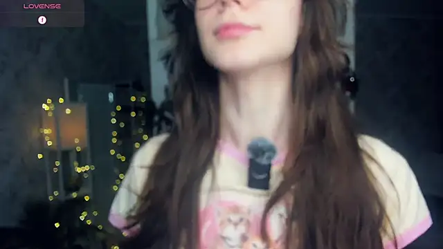 ReneeLippeatt online show from December 18, 7:18 pm