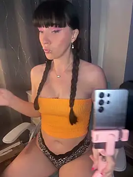 MaciiMayy online show from May 23, 11:25 pm