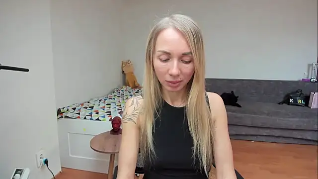 AlisiaCat online show from May 19, 7:26 am