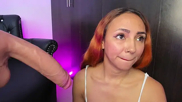 Kelseyfoxy  online show from May 5, 1:25 pm
