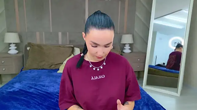 Amanda Choi online show from November 8, 3:28 pm