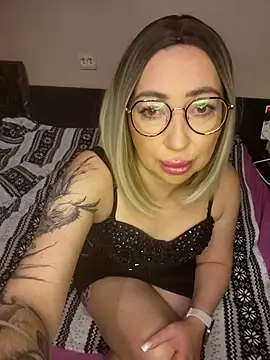 siennatempt online show from October 1, 6:35 pm